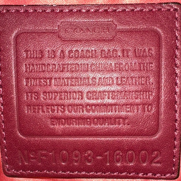 ⭐️#16002 Coach Oxblood Patent Leather Versatile Travel/Baby Tote with Change Pad - Picture 3 of 15